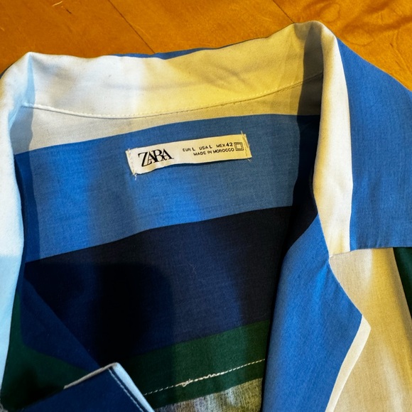 Blue, green, white Resort shirt - Picture 2 of 2